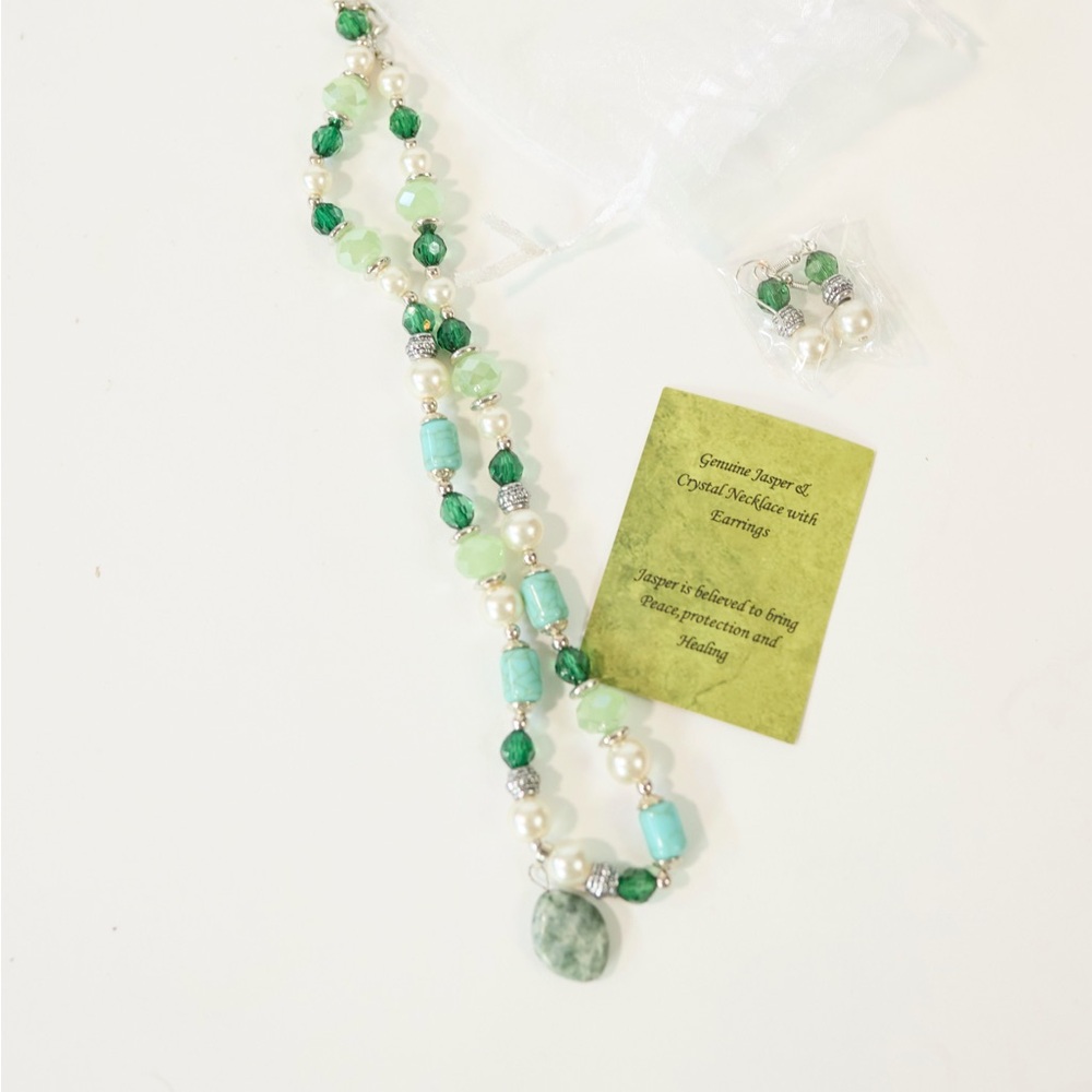 Elegant Green and Silver Beaded Necklace Set